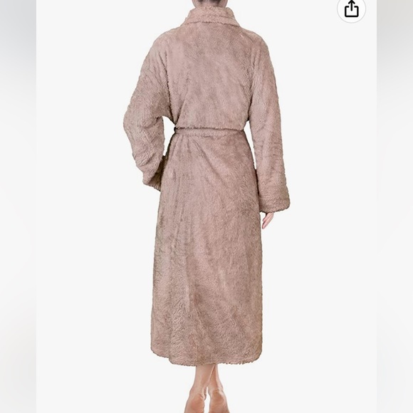Sherpa Robe - Picture 2 of 6